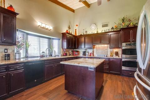 10570 Meadow Glen Way E, Escondido, CA 92026 photo 9