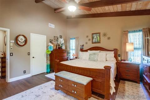 10570 Meadow Glen Way E, Escondido, CA 92026 photo 27