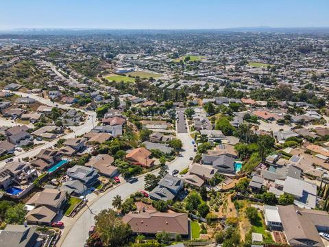8010 Wetherly St, La Mesa, CA 91941 photo 2