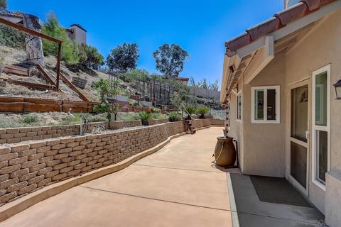 1863 Loreto Gln, Escondido, CA 92027 photo 33