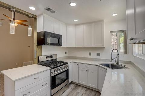 1863 Loreto Gln, Escondido, CA 92027 photo 4