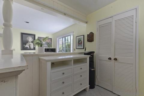 261 J Ave, Coronado, CA 92118 photo 15