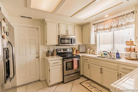 810 Saint George, Spring Valley, CA 91977 photo 7