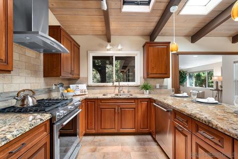 9325 Edgewood Dr, La Mesa, CA 91941 photo 9