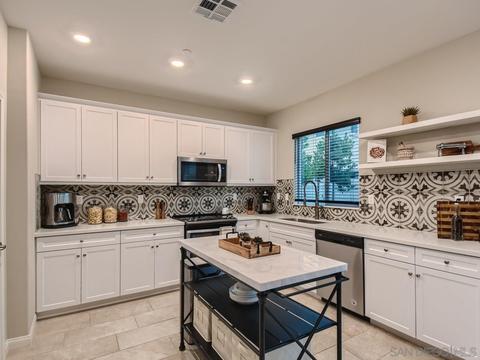 10660 Busch St, Spring Valley, CA 91978 photo 6