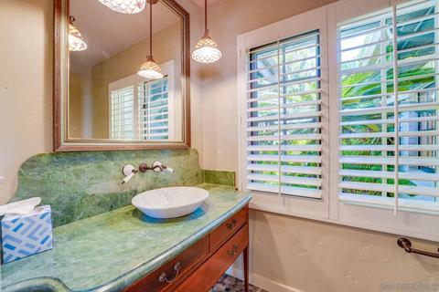 2352 Via Capri Ct, La Jolla, CA 92037 photo 52