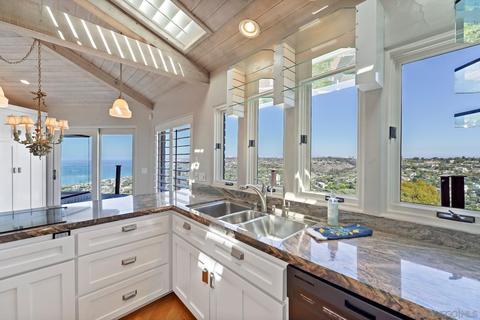 2352 Via Capri Ct, La Jolla, CA 92037 photo 29