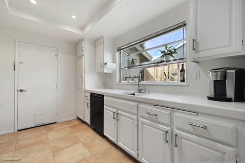2757 Glasgow Dr, Carlsbad, CA 92010 photo 8