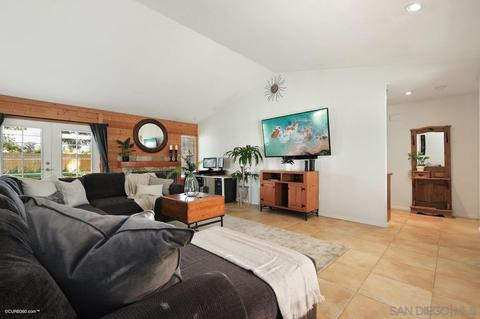 2757 Glasgow Dr, Carlsbad, CA 92010 photo 4