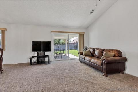 10753 Greencastle St, Santee, CA 92071 photo 5
