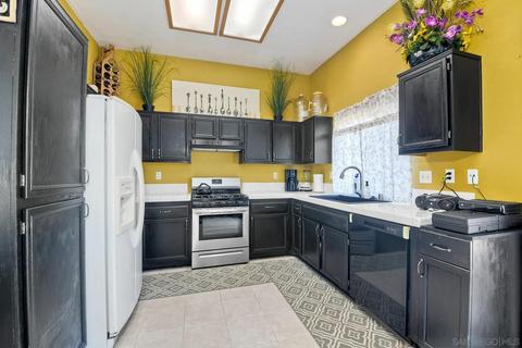 3936 Estancia Dr, Oceanside, CA 92058 photo 12