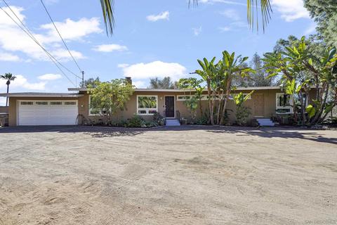 333 Woodcrest Ln, Fallbrook, CA 92028 photo 2