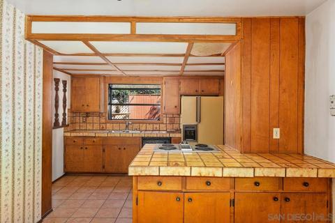 6306 Primrose Dr, La Mesa, CA 91942 photo 5