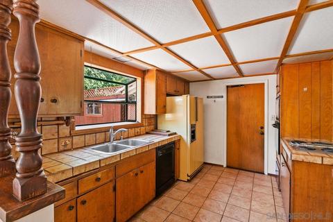 6306 Primrose Dr, La Mesa, CA 91942 photo 6