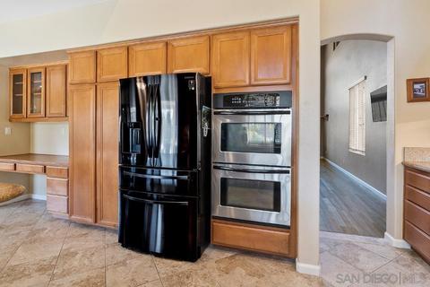 1640 Steeplechase Pl, Vista, CA 92083 photo 17