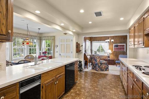 9170 Fletcher Dr, La Mesa, CA 91941 photo 9