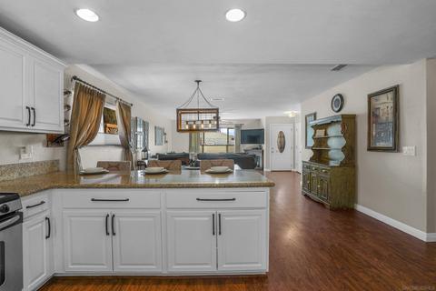 8722 Rinda Ln, Spring Valley, CA 91977 photo 6