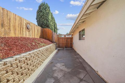 8722 Rinda Ln, Spring Valley, CA 91977 photo 15
