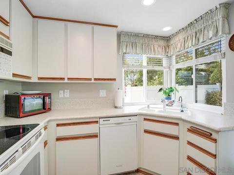 4766 Collinos Way, Oceanside, CA 92056 photo 17