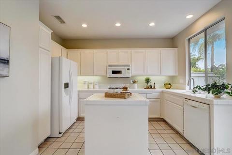 2086 Fairhope Loop, Vista, CA 92081 photo 11