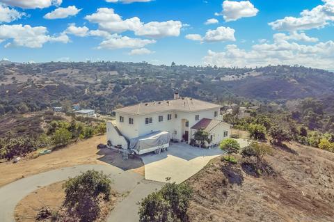 30453 Sagewood Rd, Vista, CA 92084 photo 2