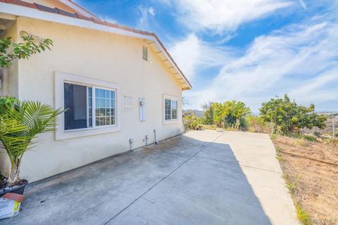 30453 Sagewood Rd, Vista, CA 92084 photo 7