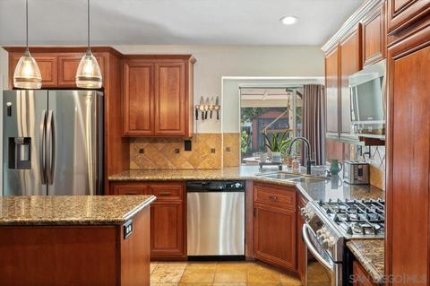 22203 Canyon Dr, Wildomar, CA 92595 photo 5