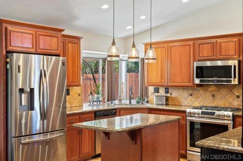 22203 Canyon Dr, Wildomar, CA 92595 photo 3