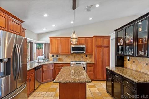 22203 Canyon Dr, Wildomar, CA 92595 photo 4