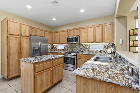 9388 Dragon Tree Dr, Hesperia, CA 92344 photo 10