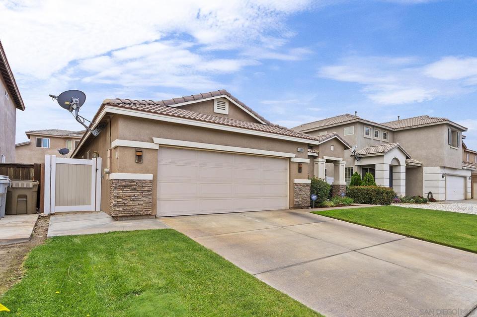  9388 Dragon Tree Dr, Hesperia, CA 92344 photo 3