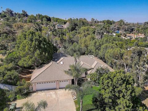 1629 Crown Ct, Fallbrook, CA 92028 photo 1