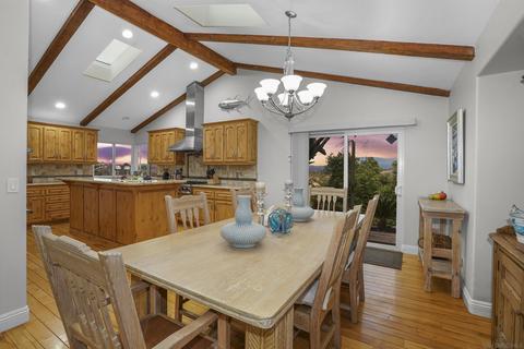837 Del Valle Dr, Fallbrook, CA 92028 photo 13