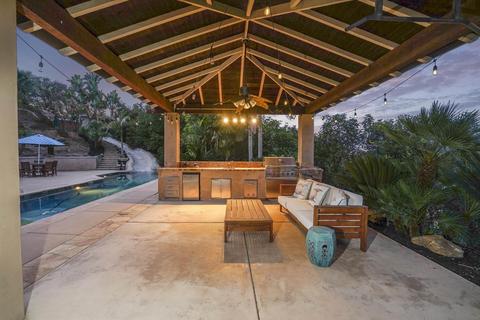 837 Del Valle Dr, Fallbrook, CA 92028 photo 9