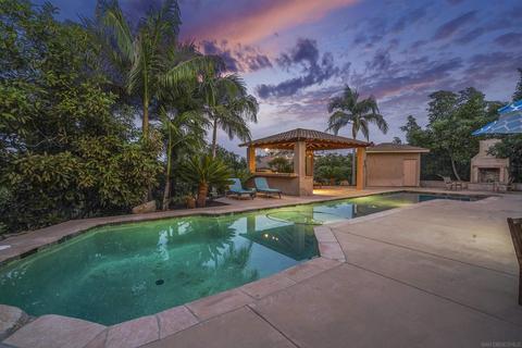 837 Del Valle Dr, Fallbrook, CA 92028 photo 6