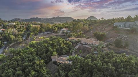 837 Del Valle Dr, Fallbrook, CA 92028 photo 1
