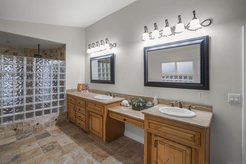 837 Del Valle Dr, Fallbrook, CA 92028 photo 28