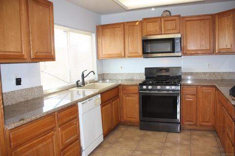 44011 Rodin Ave, Lancaster, CA 93535 photo 2