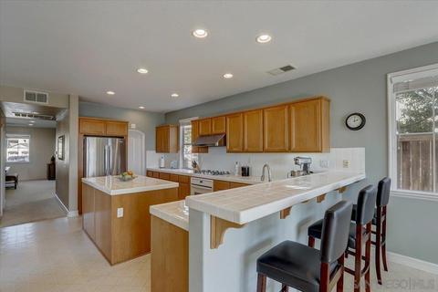 1055 Bells Dr, Oceanside, CA 92057 photo 7
