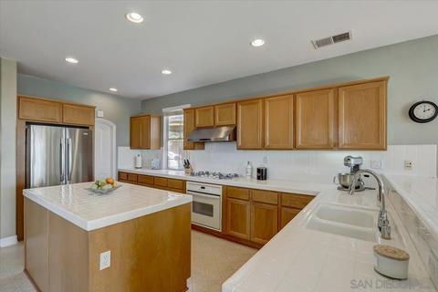 1055 Bells Dr, Oceanside, CA 92057 photo 9