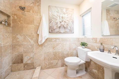 8518 Sugarman Dr, La Jolla, CA 92037 photo 18