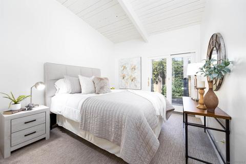 8518 Sugarman Dr, La Jolla, CA 92037 photo 13