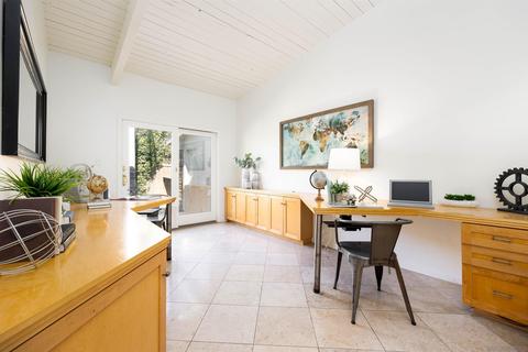 8518 Sugarman Dr, La Jolla, CA 92037 photo 11