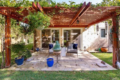 8518 Sugarman Dr, La Jolla, CA 92037 photo 19
