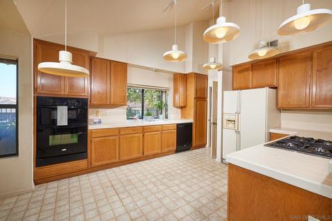 2040 Sonora Ct, Vista, CA 92081 photo 9