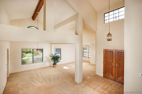 2040 Sonora Ct, Vista, CA 92081 photo 4