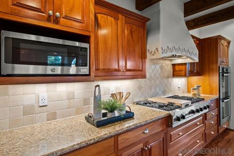 8391 Prestwick Dr, La Jolla, CA 92037 photo 29