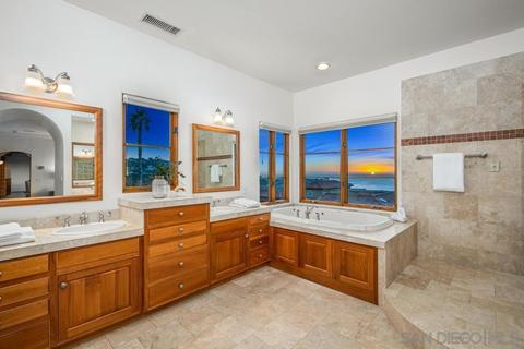 8391 Prestwick Dr, La Jolla, CA 92037 photo 45
