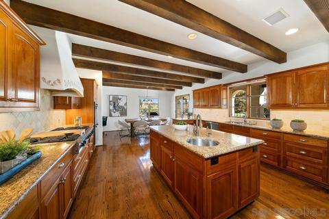 8391 Prestwick Dr, La Jolla, CA 92037 photo 25