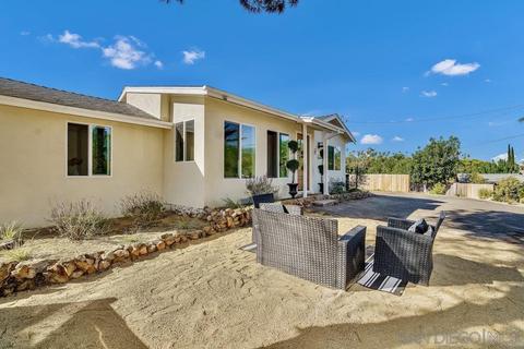 1649 Avocado Dr, Vista, CA 92083 photo 4